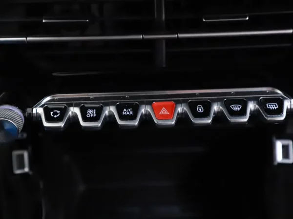 Photo 16 of 26 of VR3UPHMHDN5881101 Peugeot 208 1.2 PureTech Active Pack Airco