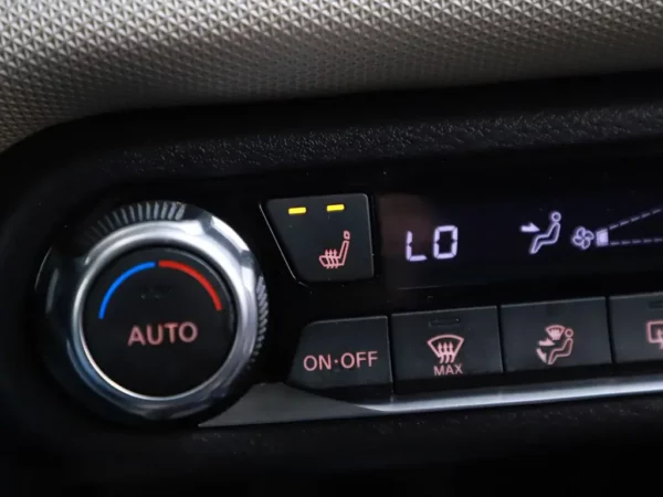 Photo 16 of 27 of VNVK1400860805311 Nissan Micra 0.9 IG-T N-Connecta Cruise Alloy