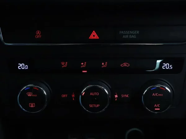 Photo 16 of 27 of VSSZZZ5FZL6555886 SEAT Ateca 1.0 EcoTSI Style Business Intense