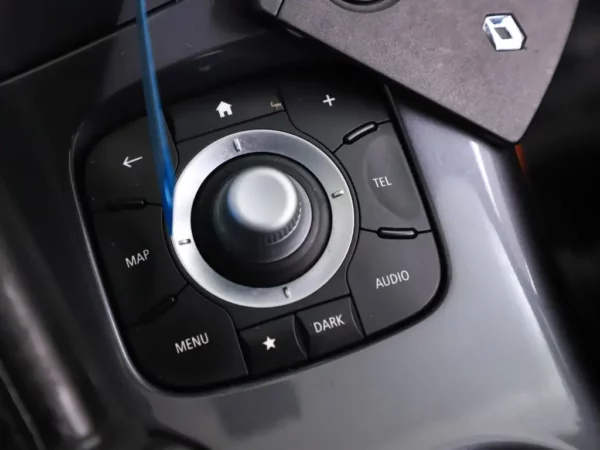 Photo 16 of 28 of VF1JZD6J651900354 Renault Scénic Xmod 1.2 TCe Bose Alcantare