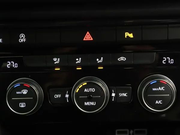 Photo 16 of 28 of WVGZZZA1ZJV009374 Volkswagen T-Roc 1.5 TSI Sport Cruise Led