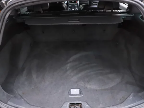 Photo 16 of 28 of YV1FW45HBF1260589 Volvo V60 1.6 T3 R-Design Cruise Ecc