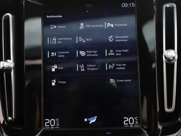 Photo 16 of 32 of YV1XZBBVFM2438154 Volvo XC40 1.5 T5 Recharge Business Pro