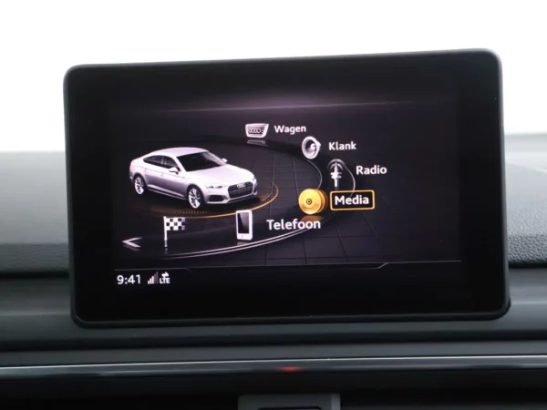 Photo 16 of 34 of WAUZZZF56KA068463 Audi A5 Sportback 35 TFSi Sport S-Tronic