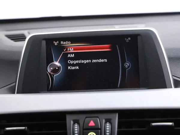 Photo 16 of 34 of WBAHS110605H03722 BMW X1 sDrive18i Aut. High Executive LED