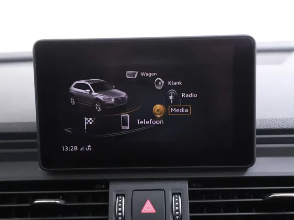 Photo 16 of 39 of WAUZZZFY7H2018880 Audi Q5 2.0 TFSI quattro Design Pro Line Plus LED