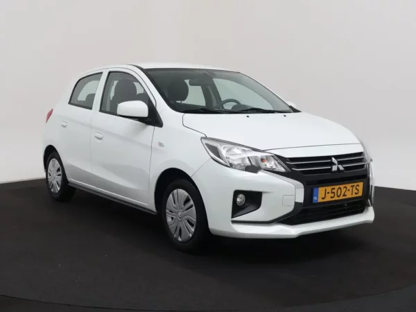 Photo 17 of 19 of MMCXNA05ALH024956 Mitsubishi Space Star 1.0 Cool+ Airco DAB