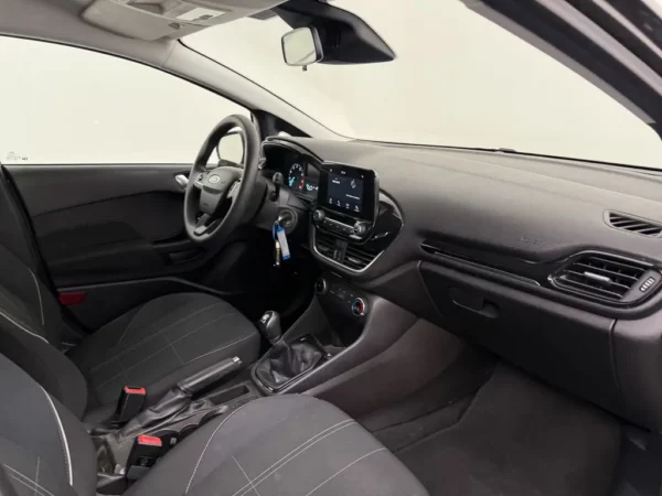 Photo 17 of 21 of WF0JXXGAHJJJ67730 Ford Fiesta 1.1 Trend Airco