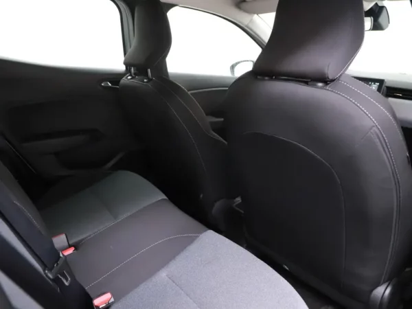 Photo 17 of 24 of VF1RJA00074068634 Renault Clio 1.6 E-Tech Full Hybrid 145