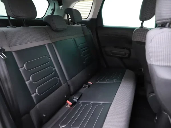 Photo 17 of 25 of VF72RHNPJK4082121 Citroen C3 Aircross 1.2 PureTech S&S Feel Leder