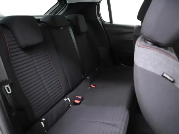 Photo 17 of 26 of VR3UPHMHDN5881101 Peugeot 208 1.2 PureTech Active Pack Airco