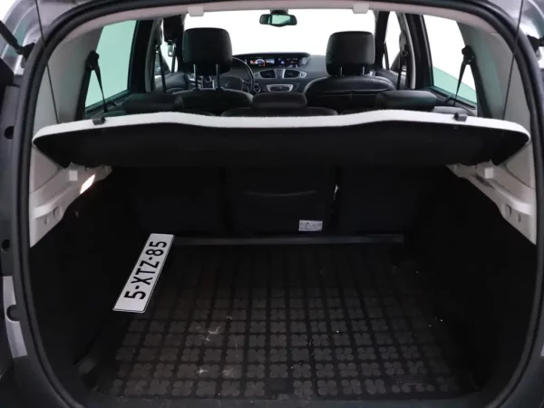 Photo 17 of 28 of VF1JZD6J651900354 Renault Scénic Xmod 1.2 TCe Bose Alcantare