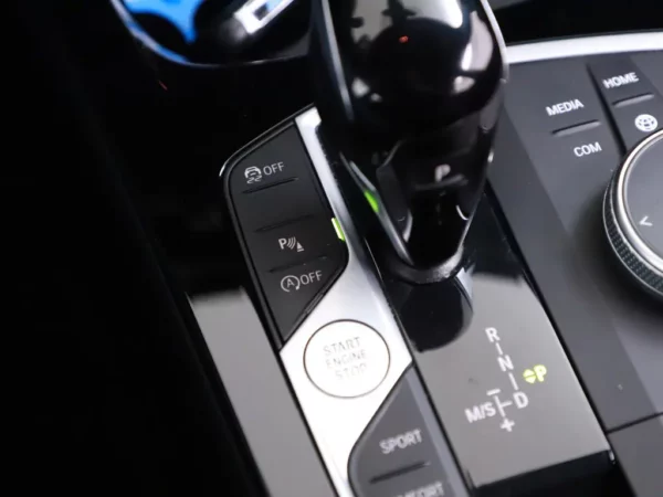 Photo 17 of 28 of WBA7K310207K99164 BMW 1-serie 118i Aut. Business Edition 5-drs Hatchb.