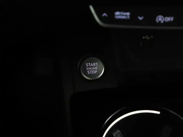 Photo 17 of 30 of WAUZZZF58LA021775 Audi A5 Sportback 40 TFSI Aut. Launch edition Business LED