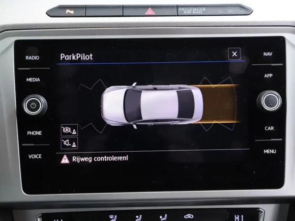 Photo 17 of 32 of WVWZZZ3CZJE179289 Volkswagen Passat 1.4 TSI ACT Comfortline 4-drs Sedan