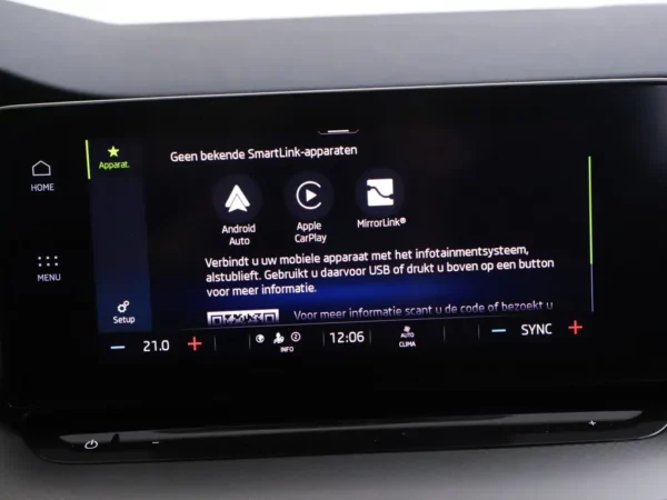 Photo 17 of 33 of TMBJP8NX0RY146191 Skoda Octavia Combi 1.0 TSI Business Edition