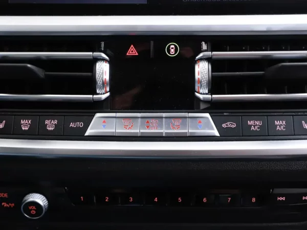 Photo 17 of 34 of WBA6N31060FL56510 BMW 3 Serie Touring 330e Business Edition Plus LED