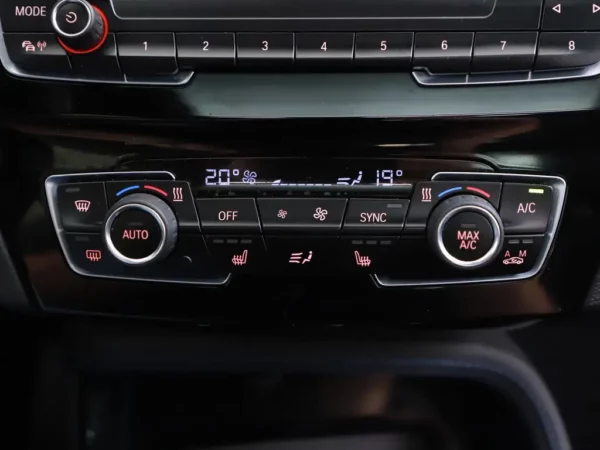 Photo 17 of 36 of WBA31AA01L3L54513 BMW X1 sDrive18i Aut.