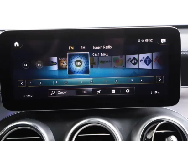 Photo 17 of 40 of WDC2539801F751707 Mercedes-Benz GLC 200 Aut. Business Solution AMG