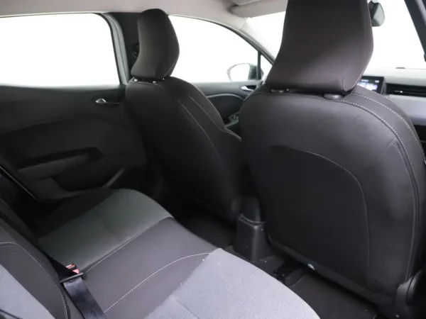 Photo 18 of 25 of VF1RJA00474065221 Renault Clio 1.6 E-Tech Full Hybrid 145