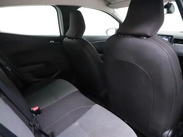 Photo 18 of 25 of VF1RJA00774065214 Renault Clio 1.6 E-Tech Full Hybrid 145