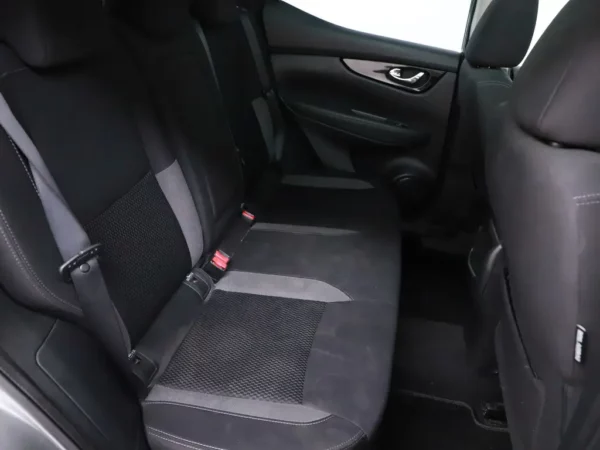 Photo 18 of 26 of SJNFFAJ11U2639705 Nissan QASHQAI 1.3 DIG-T Business Edition Pano