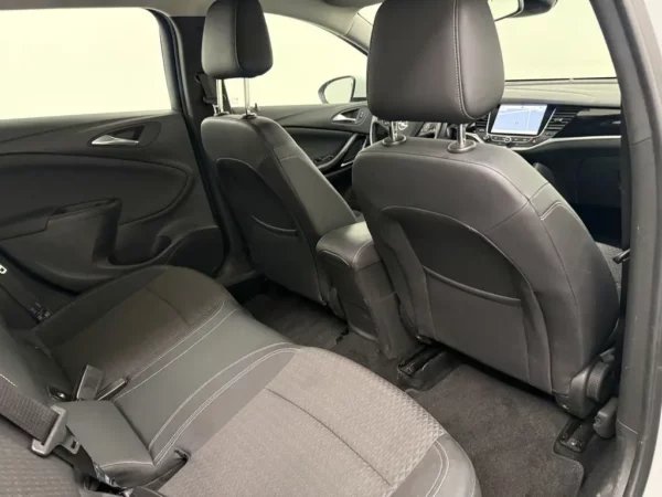 Photo 18 of 26 of W0VBE8EA5K8056052 Opel Astra Sports Tourer 1.0 Turbo Business