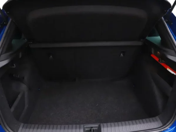 Photo 18 of 27 of TMBGR6NW3N3076807 Skoda Kamiq 1.0 TSI Business Edition (5-drs