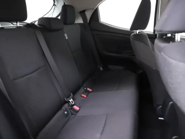 Photo 18 of 27 of YARKBAC3200180897 Toyota Yaris 1.5 Hybrid Dynamic 5-drs Hatchb