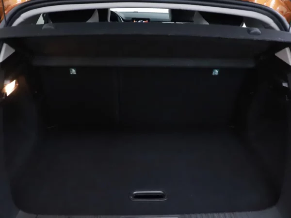 Photo 18 of 28 of VF1RJB00966036371 Renault Captur 1.0 TCe 100 Intens (5-drs