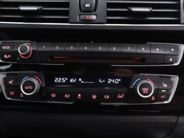 Photo 18 of 30 of WBA2F510X0V663191 BMW 2 Serie Coupé 230i Aut. Centennial High Executive Coupé M-Pack