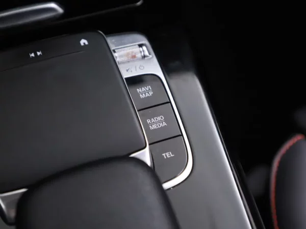 Photo 18 of 30 of WDD1771871J141650 Mercedes-Benz A-Klasse 200 Aut. Business Solution AMG