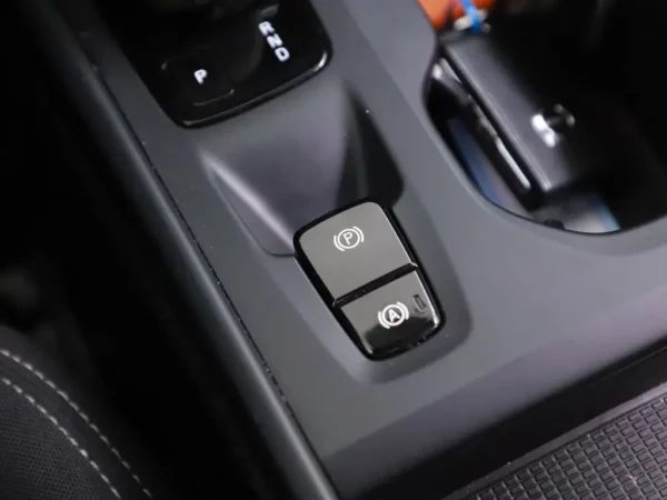 Photo 18 of 32 of YV1XZBBVFM2438154 Volvo XC40 1.5 T5 Recharge Business Pro