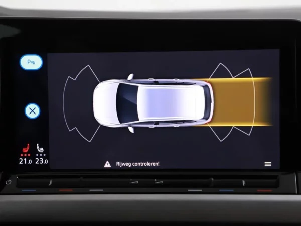 Photo 18 of 33 of WVWZZZCD2PW528663 Volkswagen GOLF Variant 1.0 eTSI Life Business