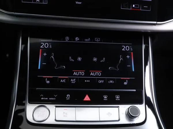 Photo 18 of 34 of WAUZZZ4M3LD007324 Audi Q7 55 TFSI quattro Pro Line S 7p