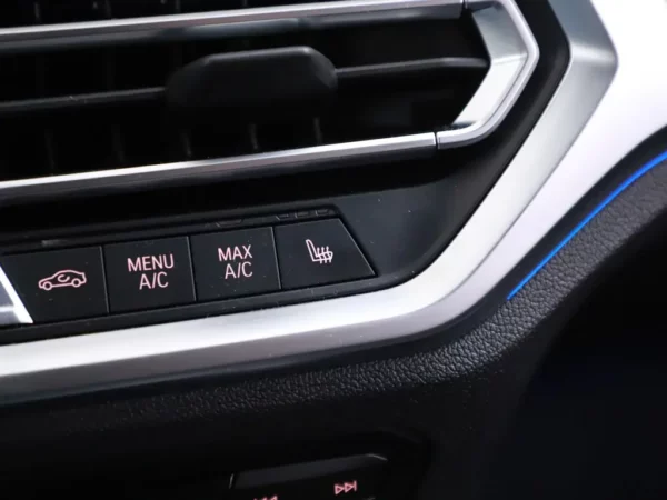 Photo 18 of 34 of WBA6N31060FL56510 BMW 3 Serie Touring 330e Business Edition Plus LED