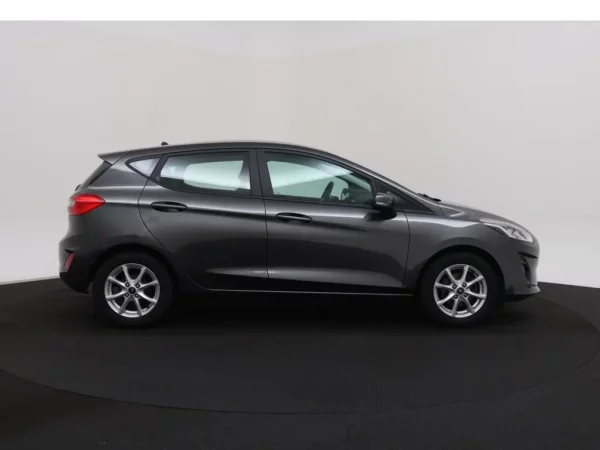 Photo 19 of 21 of WF0JXXGAHJJJ67730 Ford Fiesta 1.1 Trend Airco