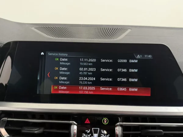 Photo 19 of 23 of WBA5F71090A415661 BMW 3-serie 320i High Executive (4-drs Sedan)