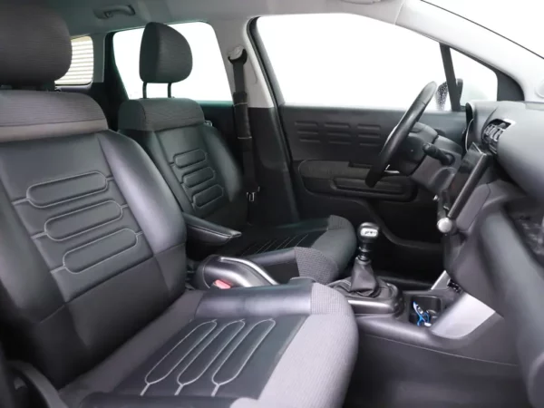 Photo 19 of 25 of VF72RHNPJK4082121 Citroen C3 Aircross 1.2 PureTech S&S Feel Leder