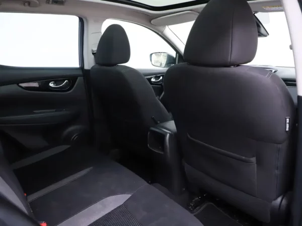 Photo 19 of 26 of SJNFFAJ11U2639705 Nissan QASHQAI 1.3 DIG-T Business Edition Pano