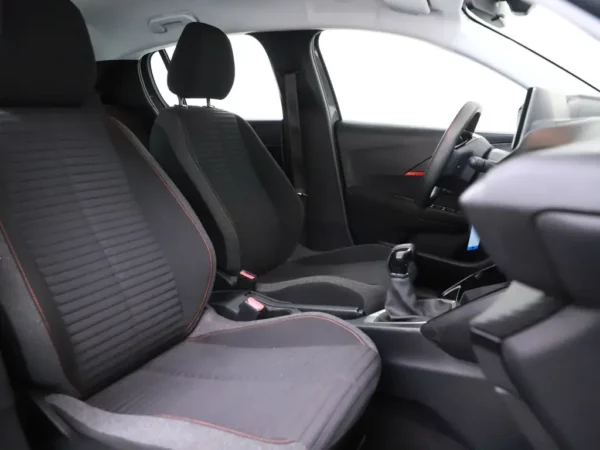 Photo 19 of 26 of VR3UPHMHDN5881101 Peugeot 208 1.2 PureTech Active Pack Airco