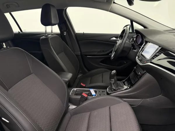 Photo 19 of 26 of W0VBE8EA5K8056052 Opel Astra Sports Tourer 1.0 Turbo Business