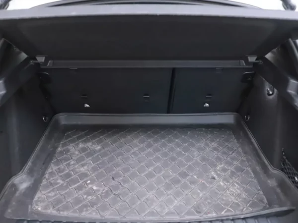 Photo 19 of 28 of WBA7K310207K99164 BMW 1-serie 118i Aut. Business Edition 5-drs Hatchb.