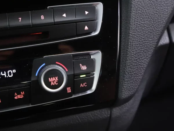 Photo 19 of 30 of WBA2F510X0V663191 BMW 2 Serie Coupé 230i Aut. Centennial High Executive Coupé M-Pack