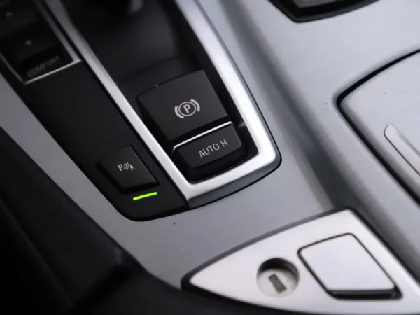 Photo 19 of 30 of WBA5A31080D744552 BMW 5 Serie 520i Aut. Last Minute Edition 4-drs Sedan