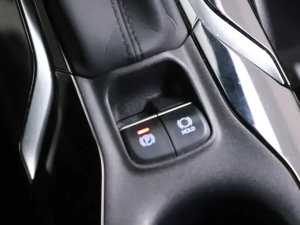 Photo 19 of 31 of SB1Z93BE40E063357 Toyota Corolla Touring Sports 1.8 Hybrid Executive