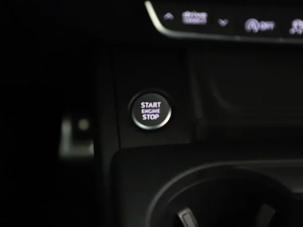 Photo 19 of 34 of WAUZZZF56KA068463 Audi A5 Sportback 35 TFSi Sport S-Tronic