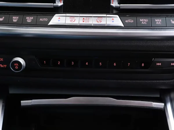 Photo 19 of 34 of WBA6N31060FL56510 BMW 3 Serie Touring 330e Business Edition Plus LED