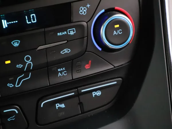 Photo 19 of 35 of WF0AXXWPMAKY67830 Ford Kuga 1.5 EcoBoost ST Line LED