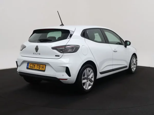 Photo 2 of 25 of VF1RJA00374065209 Renault Clio 1.6 E-Tech Full Hybrid 145